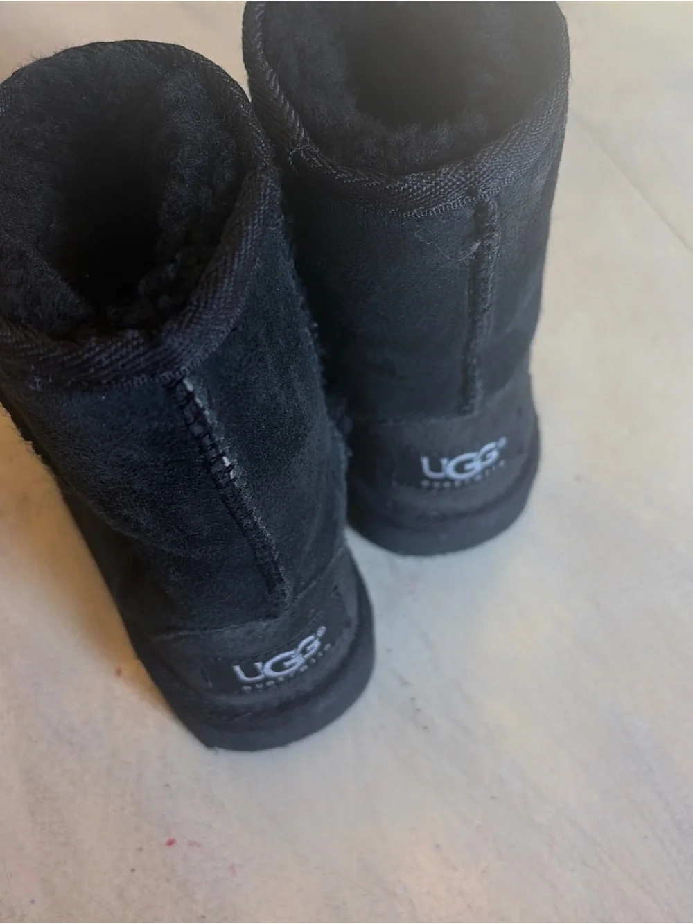 UGG Australia Black Classic Short Boot Toddler (Little Kid) Size US 7 5251 T